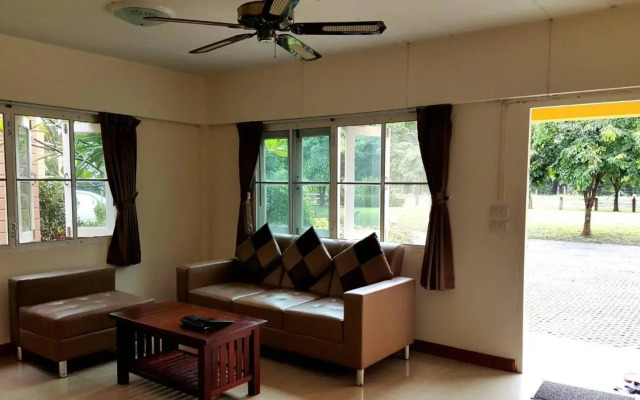 Family Resort Khao Yai (Pet-friendly hotel)