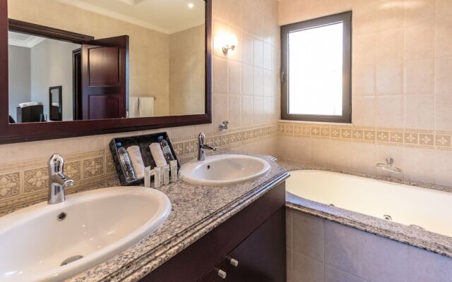 Yanjoon Holiday Villas - Palm Frond A