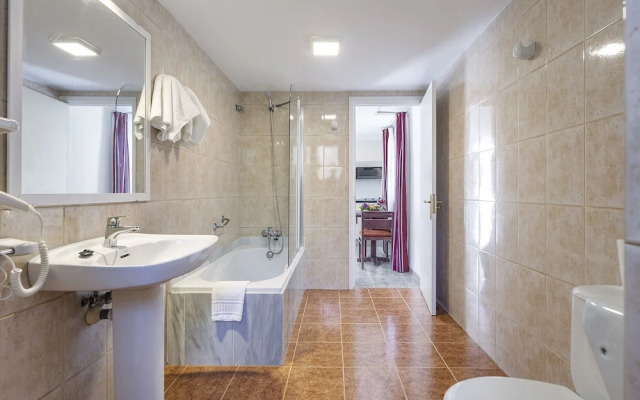 Apartamentos Cala Murada Tennis