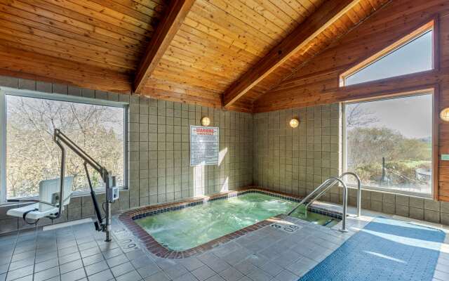 Comfort Inn & Suites Jackson - West Bend