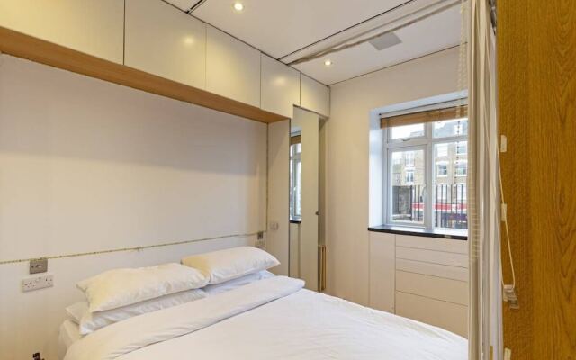 Modern Studio With Terrace in Marylebone