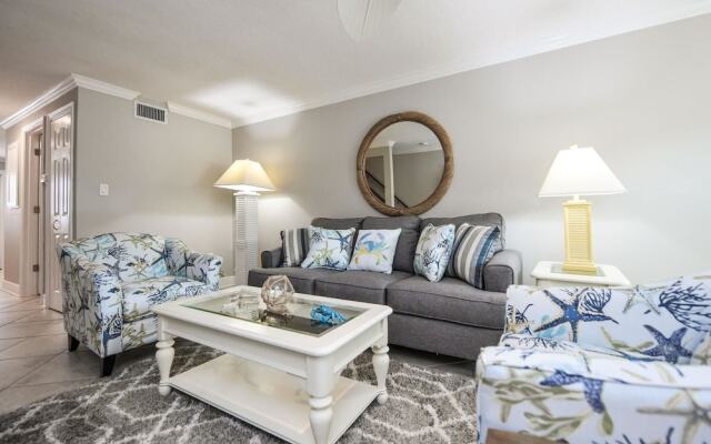Private Beach House by SKLRP