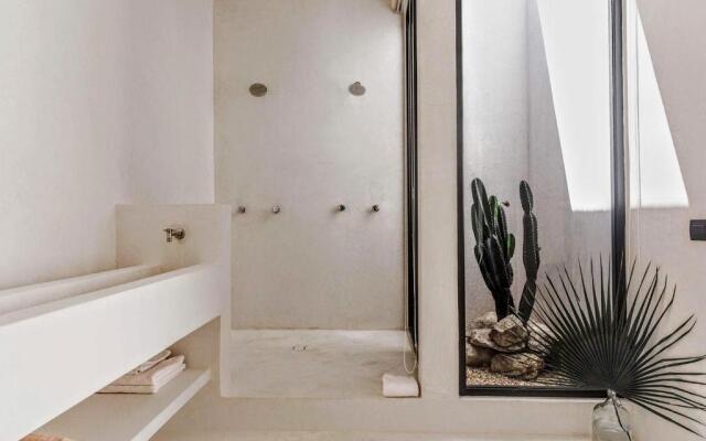 Villa in La Veleta for 16 guests