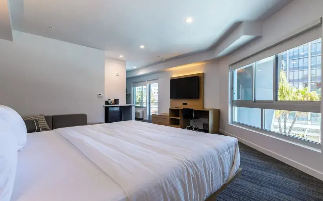 Hotel Mai Downtown Long Beach