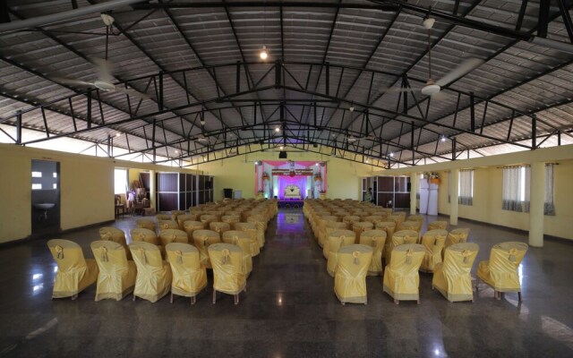 Hotel Kamat Plus