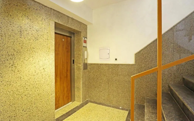 Ocean Suites Near Delhi  Airport