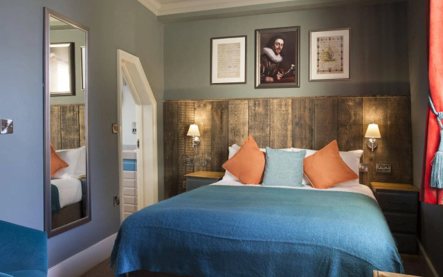 The Ostrich Inn