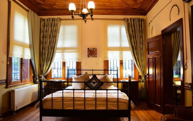 Ottoman Suites by Seratonin