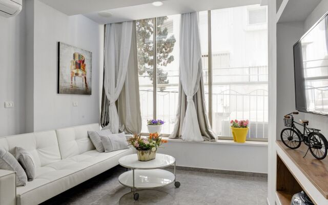 3 Bedrooms - Ben Yehuda