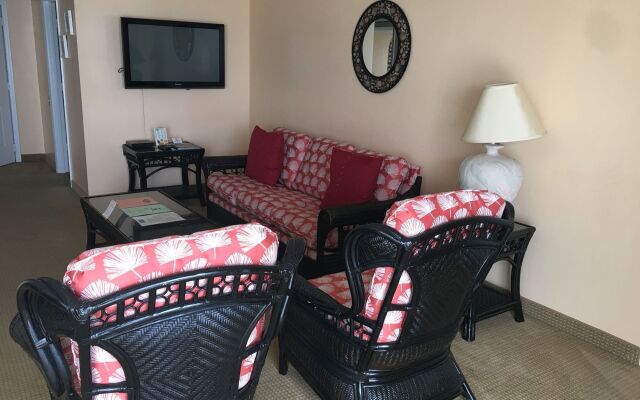 Tropical Winds Oceanfront Hotel