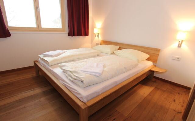 Stylish Flat With Garden & Sauna Access