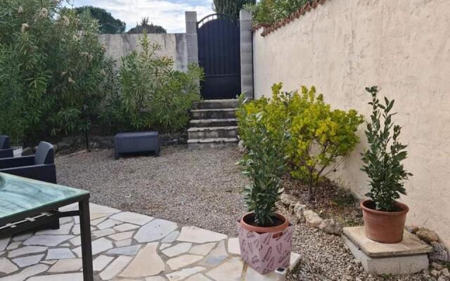 Studio dans villa calme à 15km de Cannes