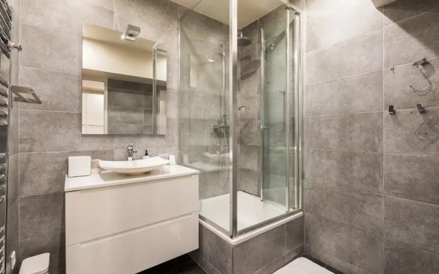 Spacious Apartment With 2 Rooms