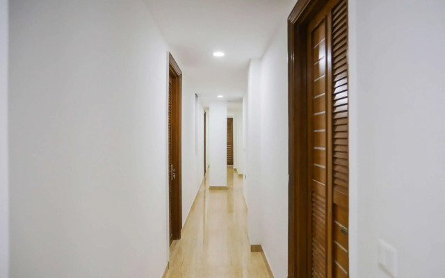 OYO 79600 The Premium Villa