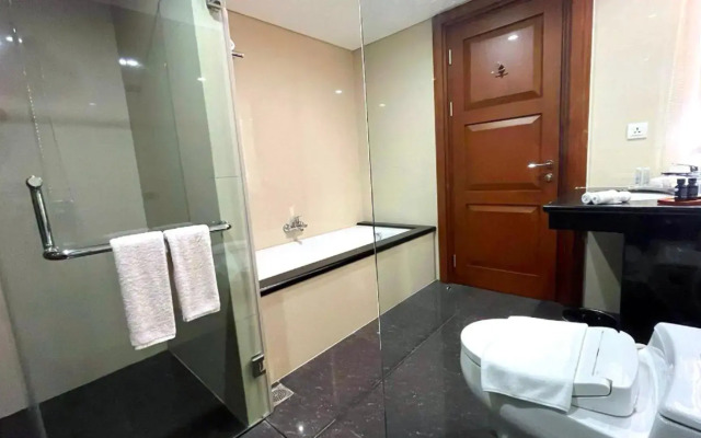 Avenzel Hotel & Convention Cibubur