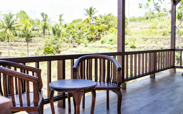 Pini Sentana Village