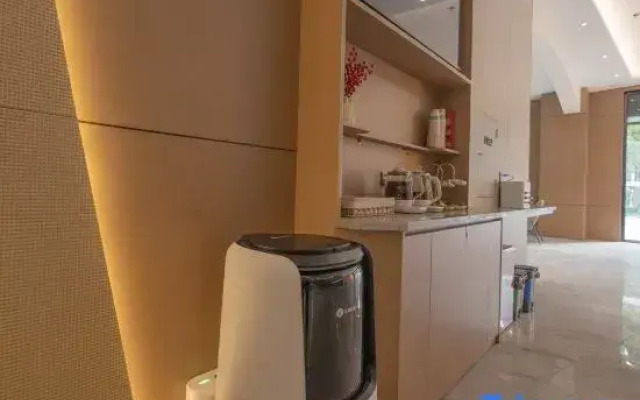 Yuefeng Hotel (Yangjiang Bus Terminal, Wal-Mart)