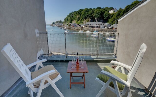 Serene Holiday Home in Porthmadog near Beach