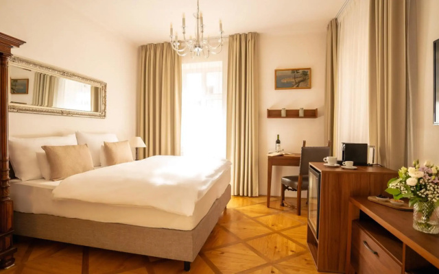Golden Key Prague
