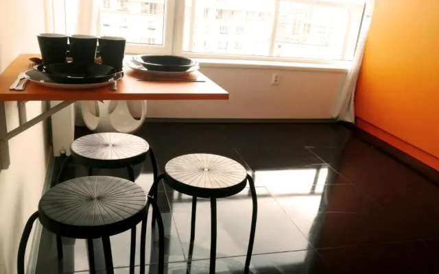 Walk distance to mokotow business park