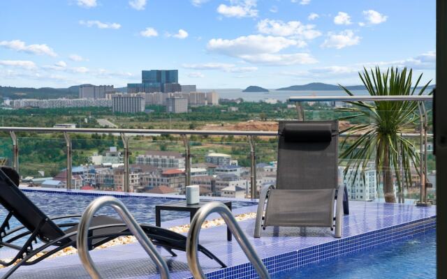 Mlz Apartments