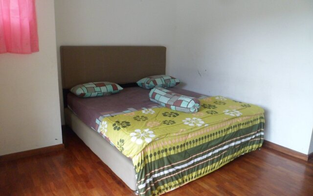 Villa Bukit Danau
