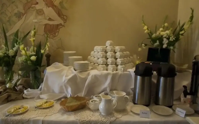 Villa Estera - Hotel & Restauracja