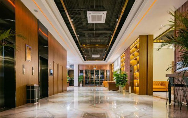 James Joyce Coffetel (Sichuan University Jinjiang College)