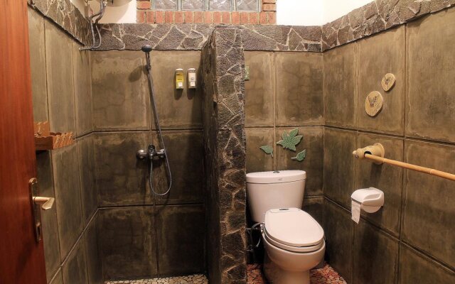 Reddoorz Plus Near Politeknik Negeri Bandung