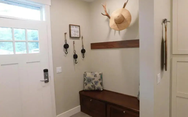 Quarterdeck Resort & Restaurant