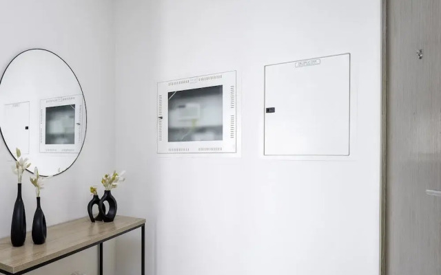 Sleek 1BR in Burj Royale with Canal View