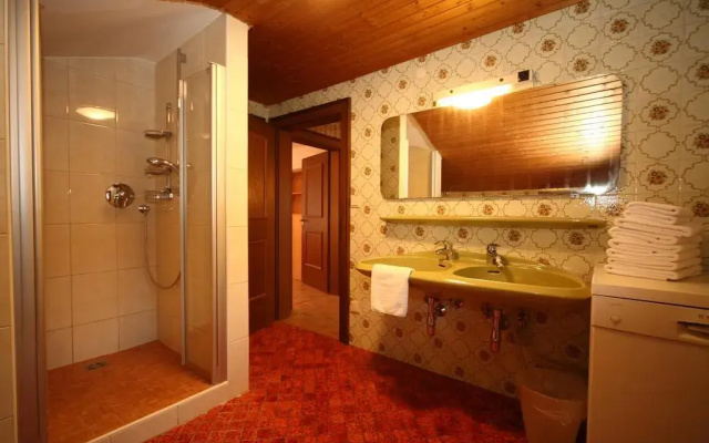 Zur Schmiede - Stocker Appartements