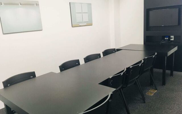 Golden Tower Shopping by Fênix Hotéis