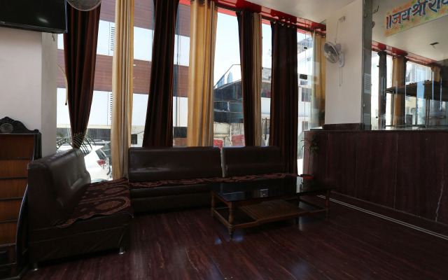 OYO 7828 Hotel Saket