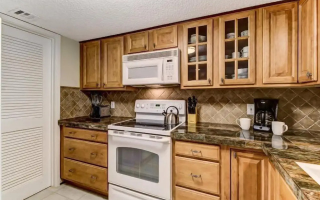 2126 Beachwood