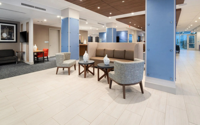 Holiday Inn Express & Suites Murrieta by IHG