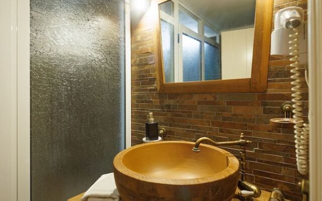Lithos Stone Suites