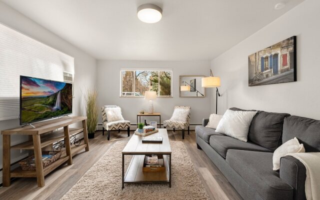 Contemporary Condo in the Heart of Old Town