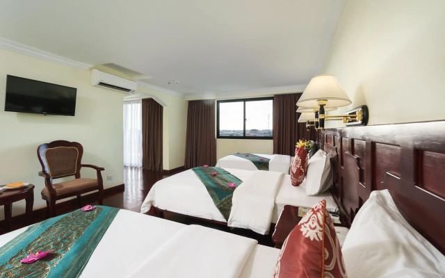 Smiling Hotel