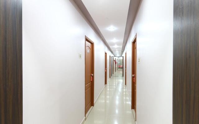 OYO 7810 Keshiv Galaxy Inn