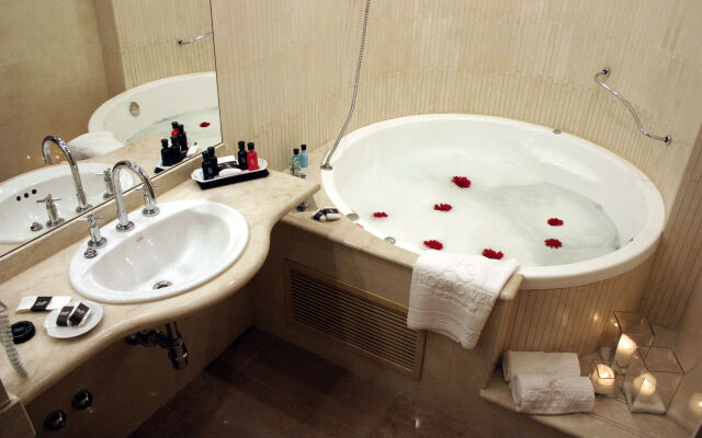 Ros Tower Hotel