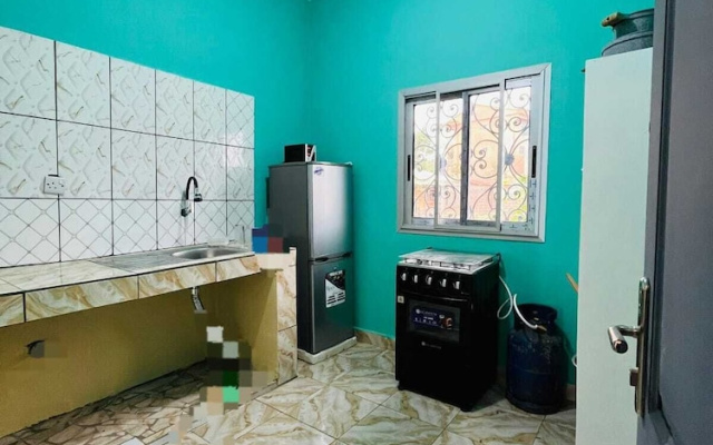khalifa luxury guest house mbalgong
