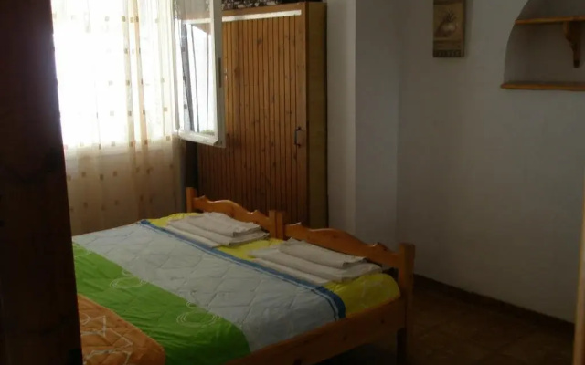 Villa Zaharo and Lilian Apartments