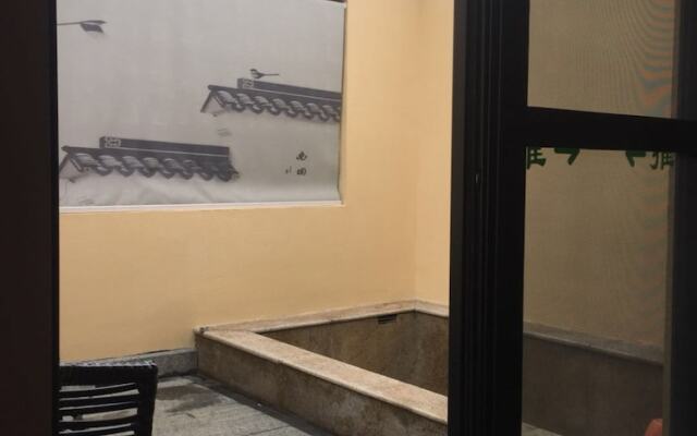 Yi Jing Lin Feng Hot Spring Hotel