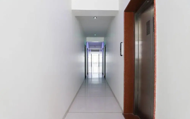 OYO 49837 Hotel Narayan Executive