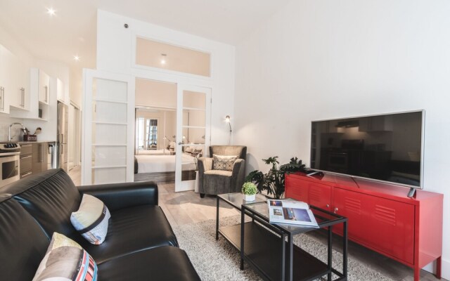 LikeAHotel-Ste Catherine/Downtown Montreal