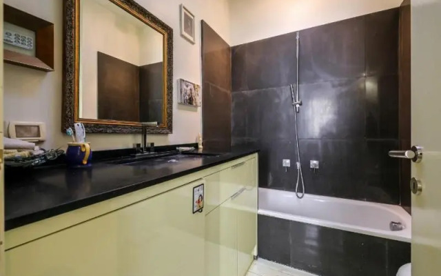 Trumpeldor - 2 Bed Apartment of Art!