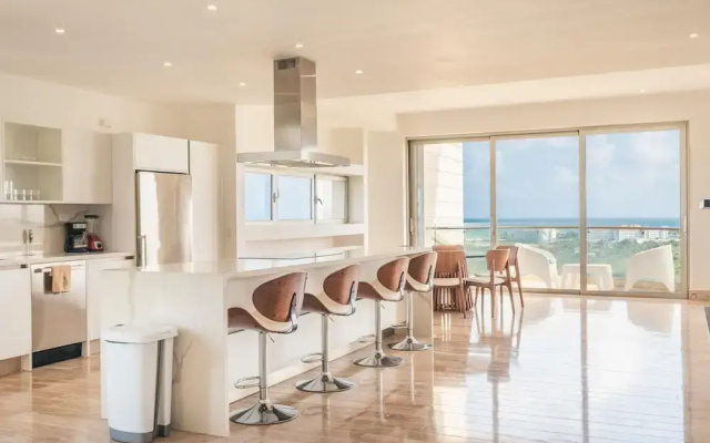 Penthouse With Private Picuzzi in Cap Cana