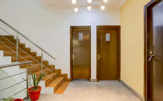 Townhouse Oak Sushant Lok Phase 1