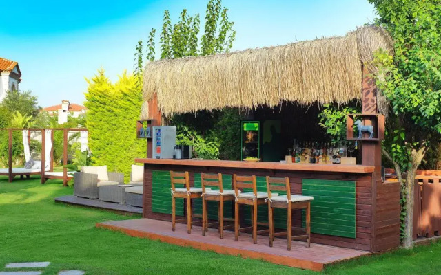 Triangulo Hotel Alacati (Adults Only +12)
